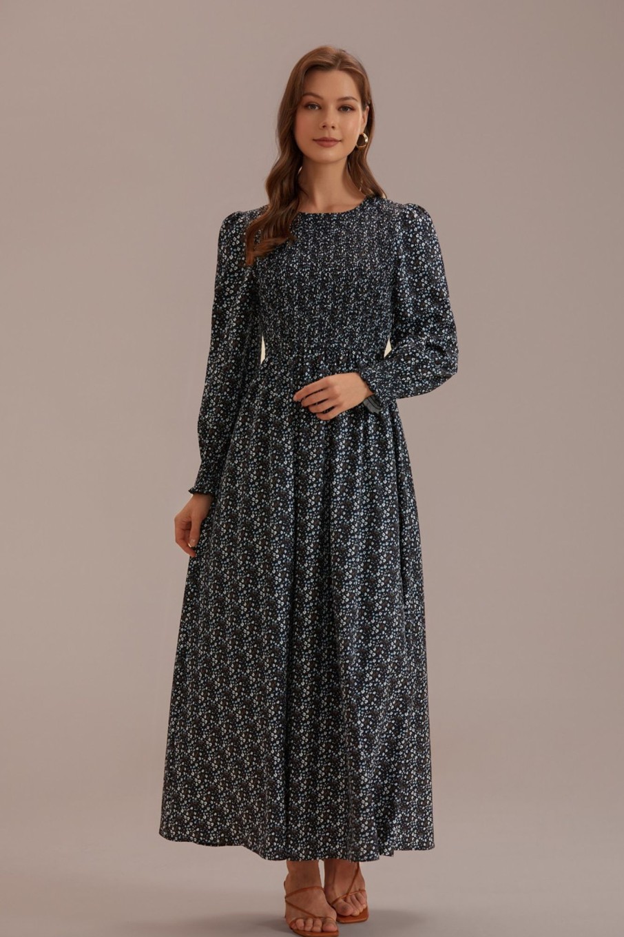 Hot Floral Long Sleeve Round Neck Smocked Maxi Dress With Pockets Black