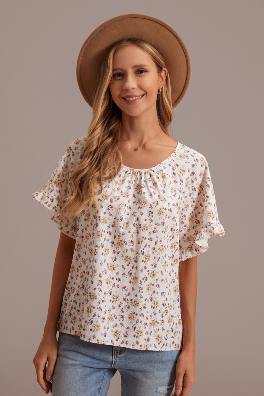 Wholesale Vanilla Round Neck Ruffle Short Sleeve Blouse Floral