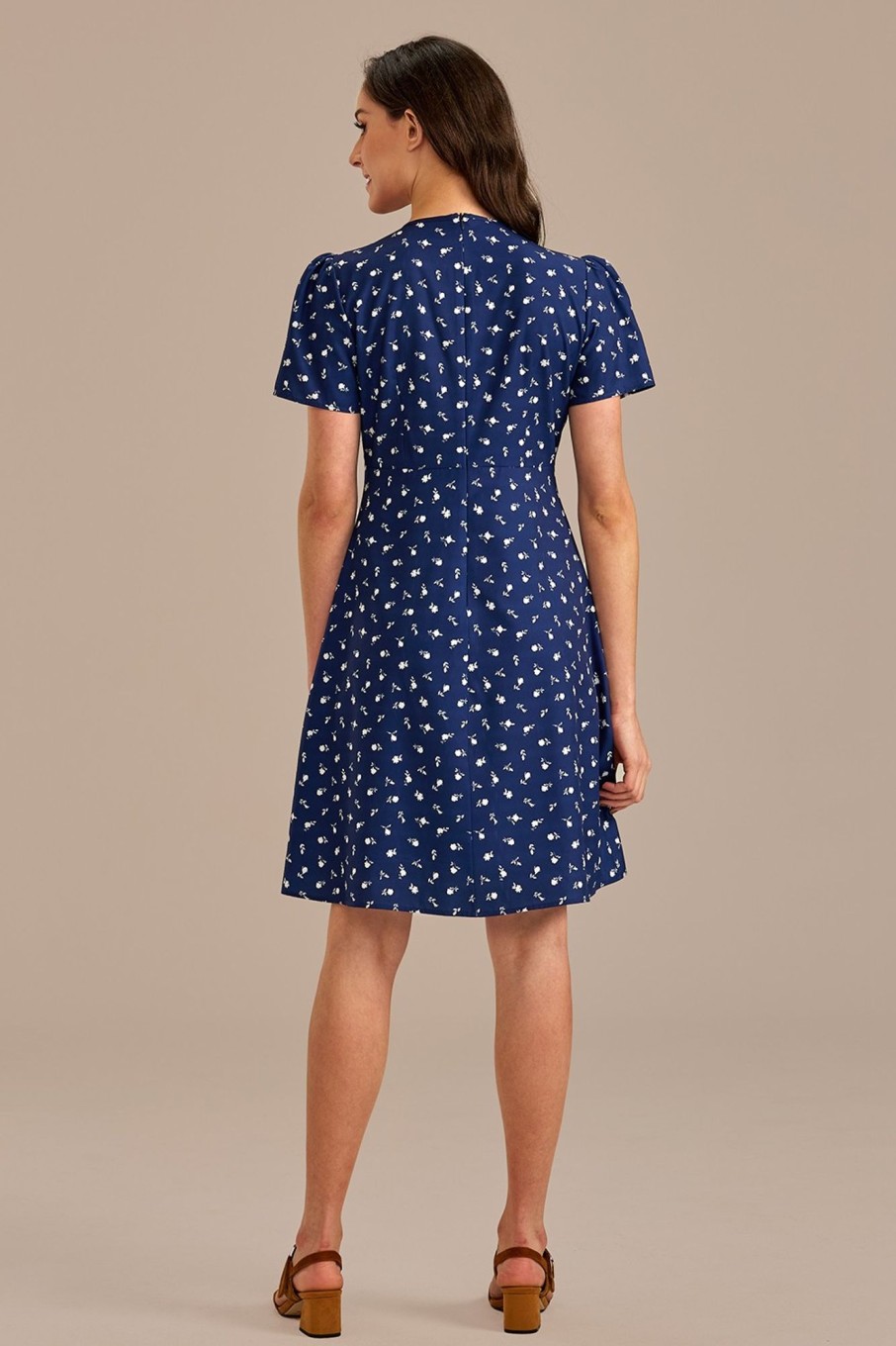 Best Navy Floral Short Sleeve Round Neck Smocked Midi Dress Navy Blue