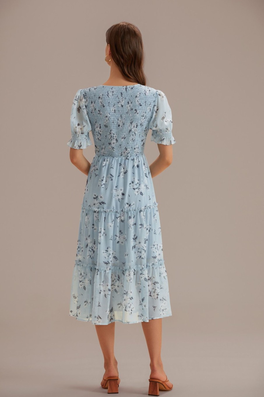 Hot Floral Short Sleeve Round Neck Midi Dress Light Blue