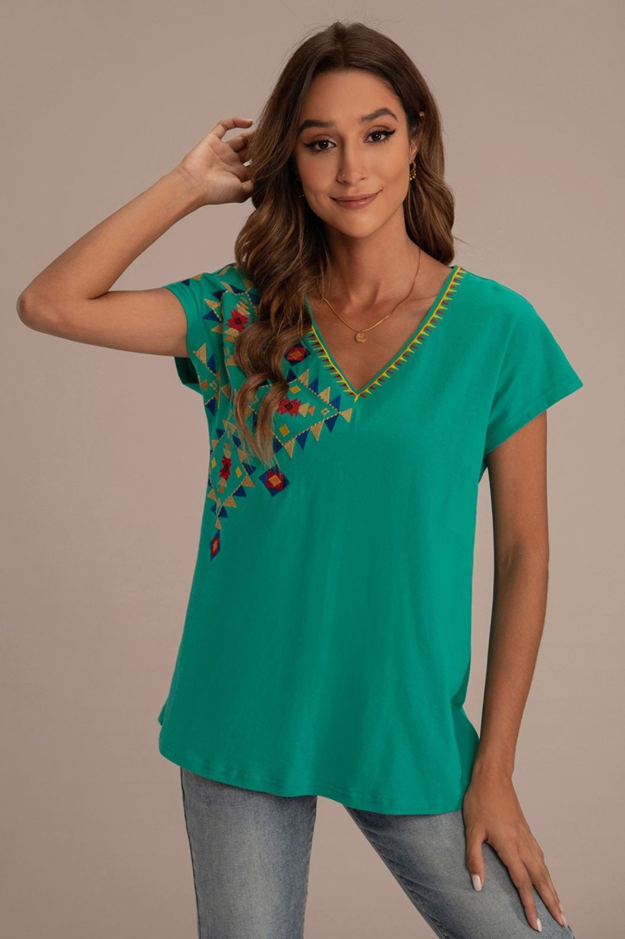 Online V Neck Short Sleeve Embroidery Tee Green