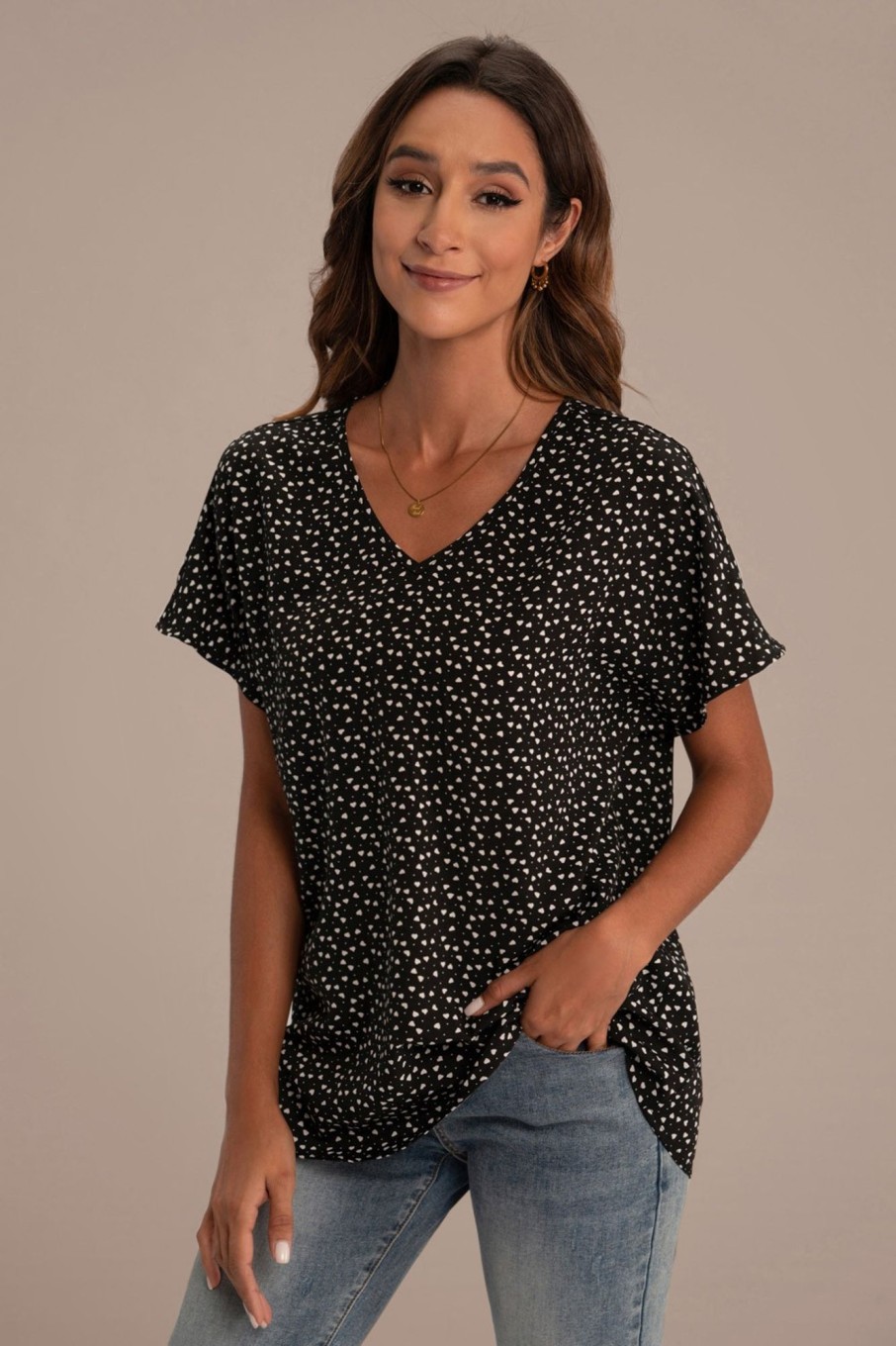 New All Over Heart Print V Neck Short Sleeve Top Black