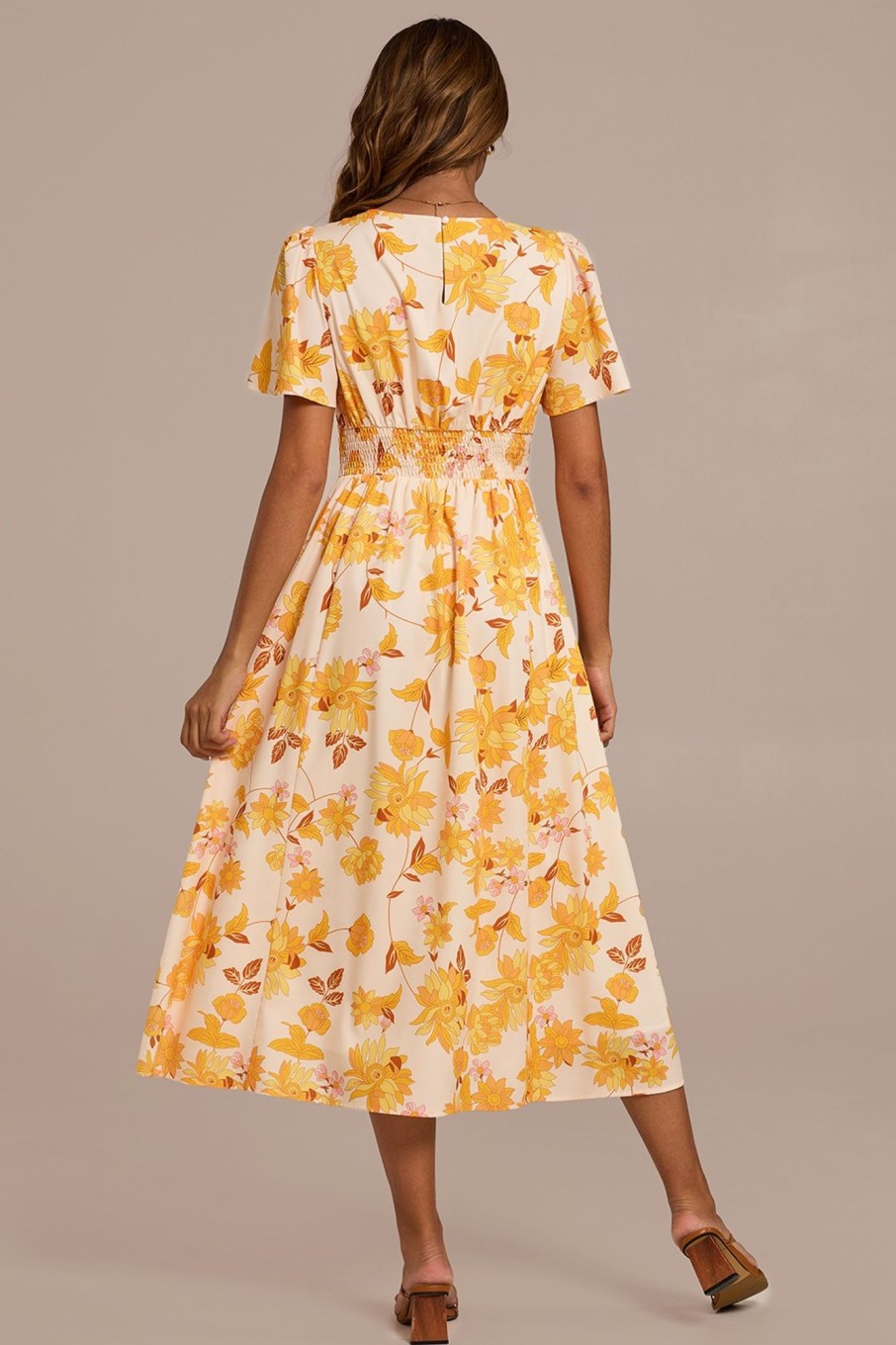 Hot Floral Short Sleeve Round Neck Midi Dress Yellow