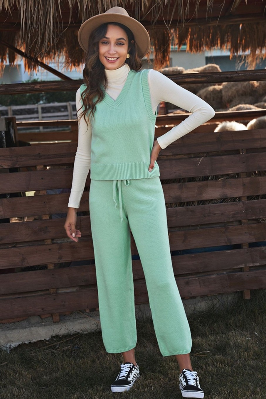 Online Sleeveless V Neck Elastic Waistband Loungewear Set Palegreen