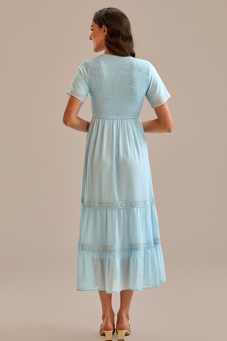 Wholesale Short Sleeve Round Neck Smocked Tiered Midi Dress Blue