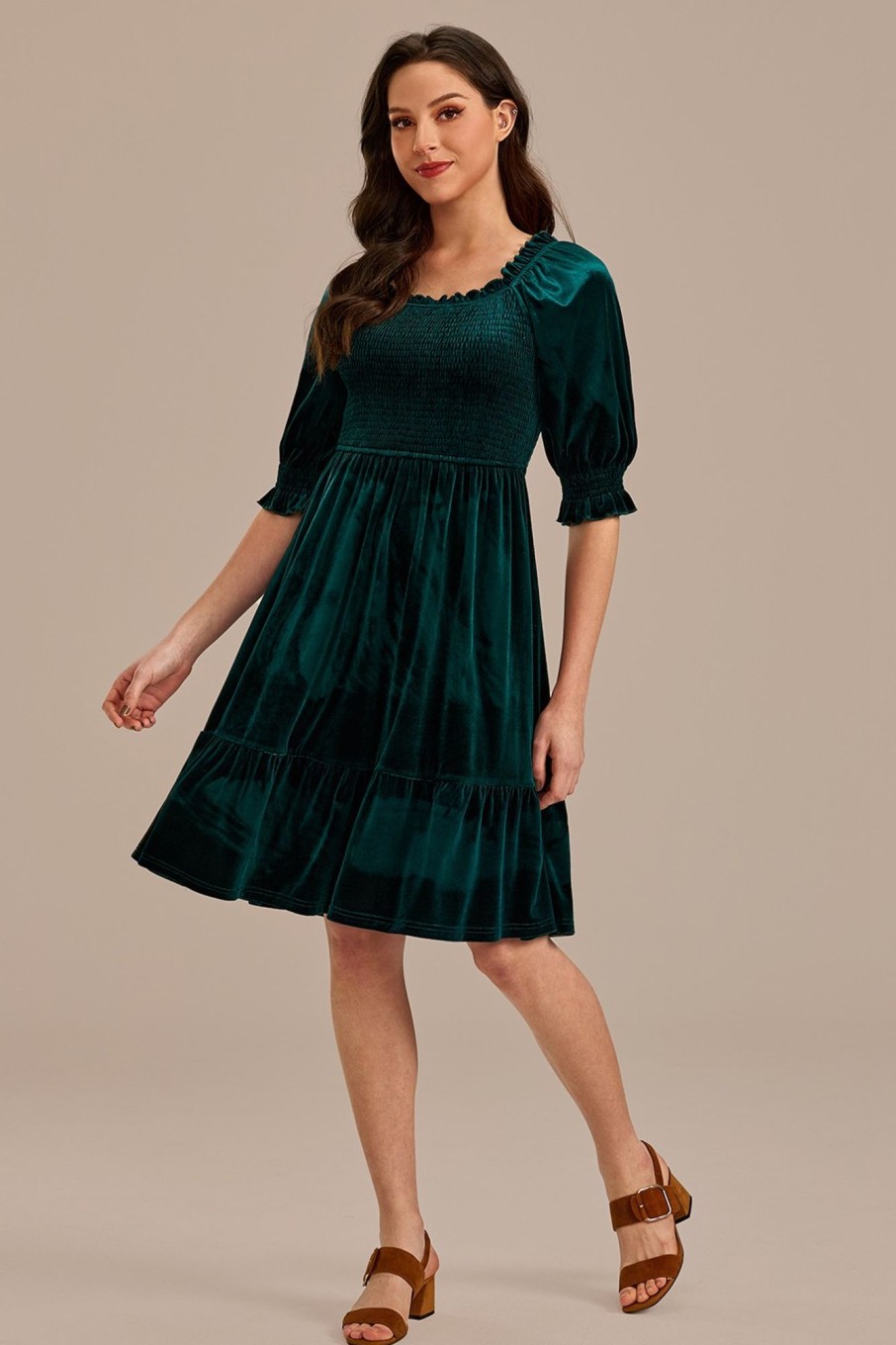 Wholesale Short Puff Sleeve Square Neck Smocked Midi Dress Green