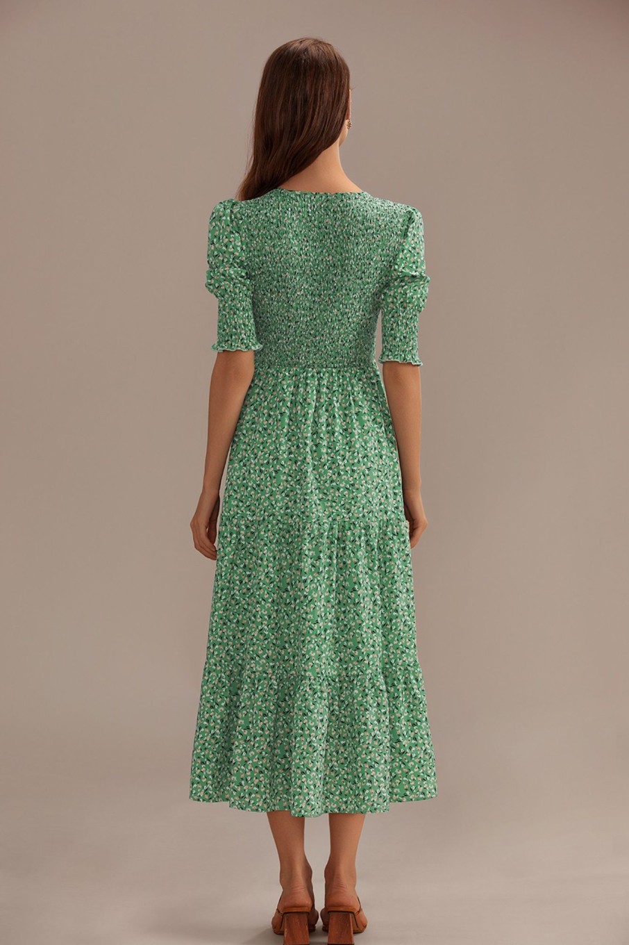 New Floral Short Sleeve Round Neck Smocked Tiered Midi Dress Green