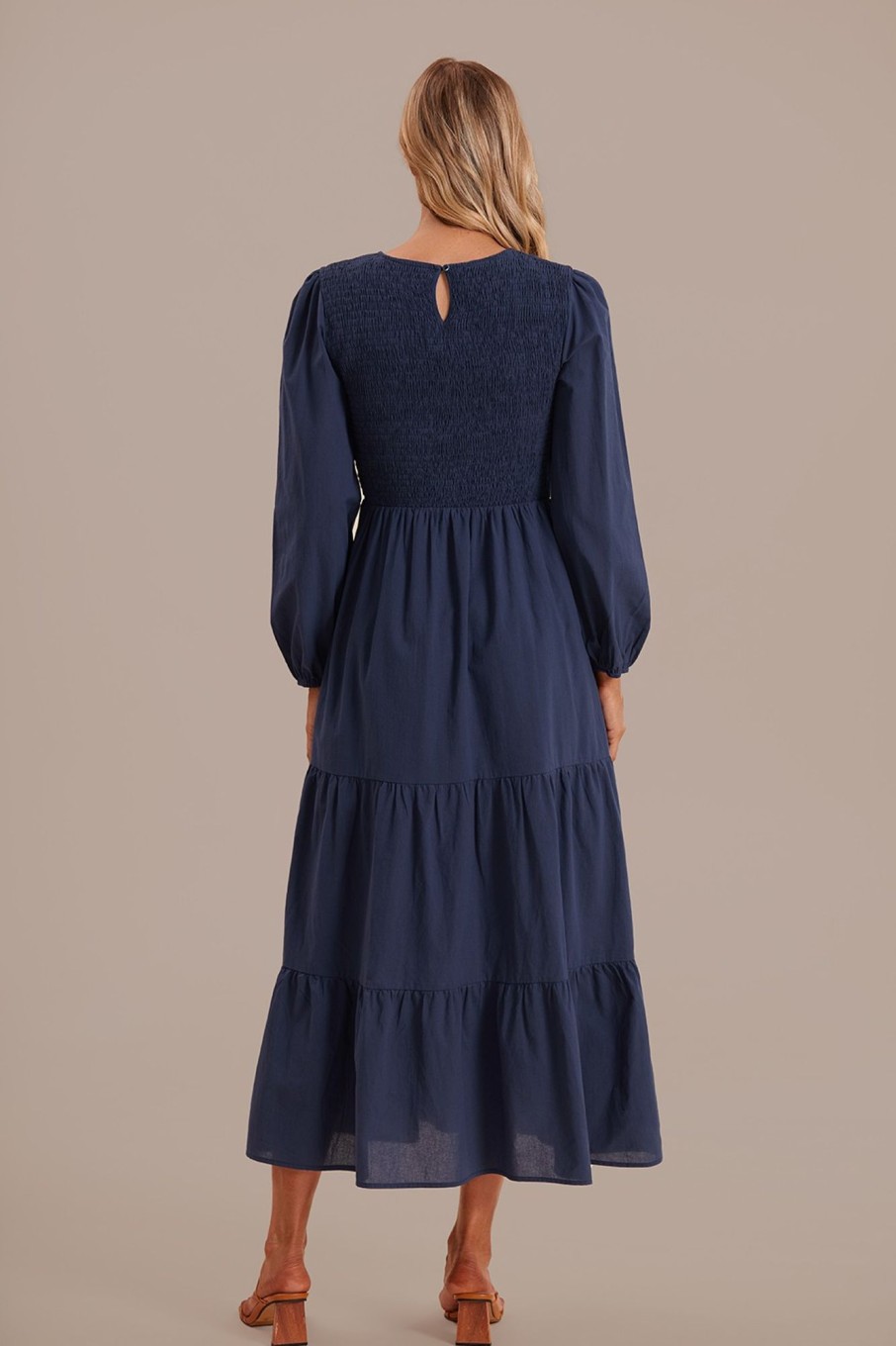 Best Long Sleeve Round Neck Smocked Tiered Maxi Dress Blue