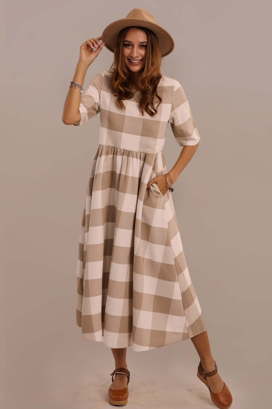 Clearance Half Sleeve Round Neck Gathered Waist Plaid Maxi Dress With Pocket Taupe