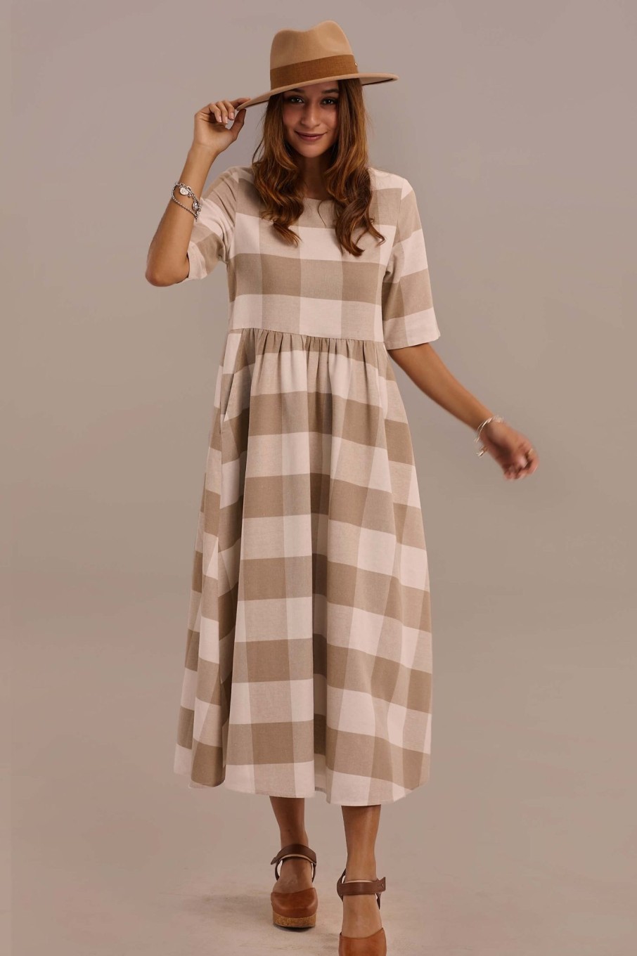 Clearance Half Sleeve Round Neck Gathered Waist Plaid Maxi Dress With Pocket Taupe